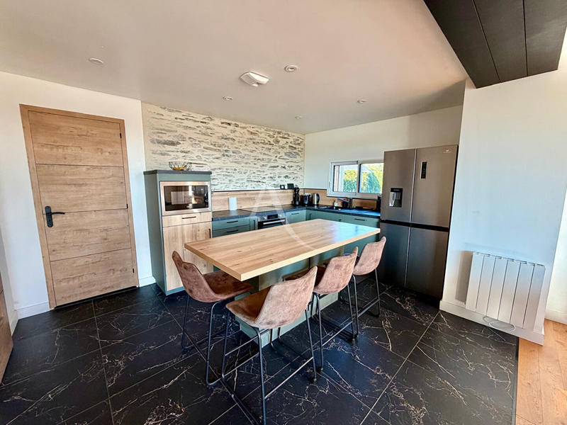 Maison - 193 m² - 6 pièces