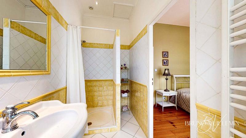 Maison - 206 m² - 8 pièces