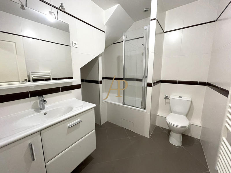 Appartement - 92 m² - 5 pièces