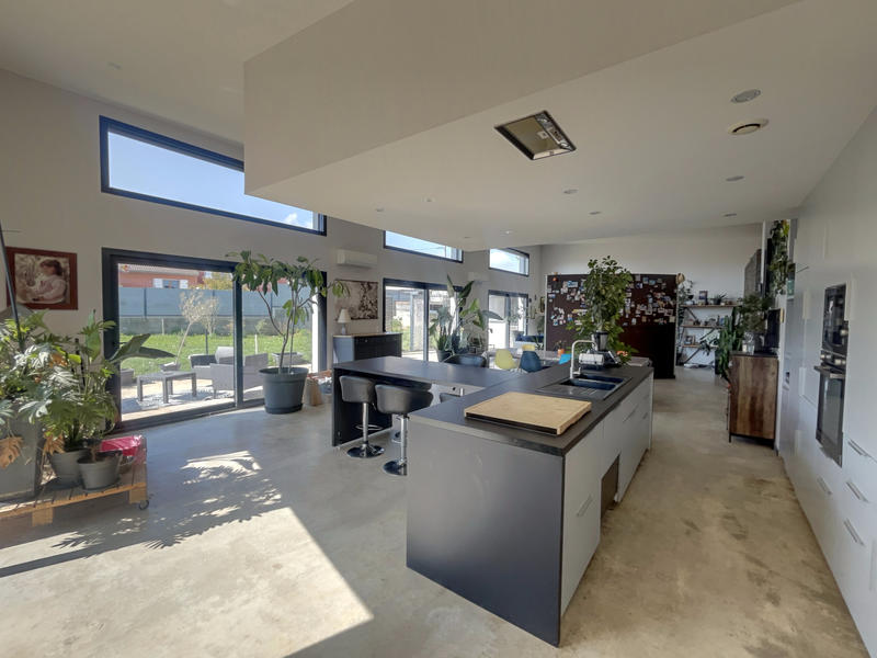 Maison - 179 m² - 6 pièces