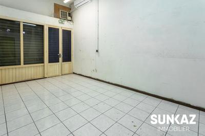 Local commercial - 200 m²