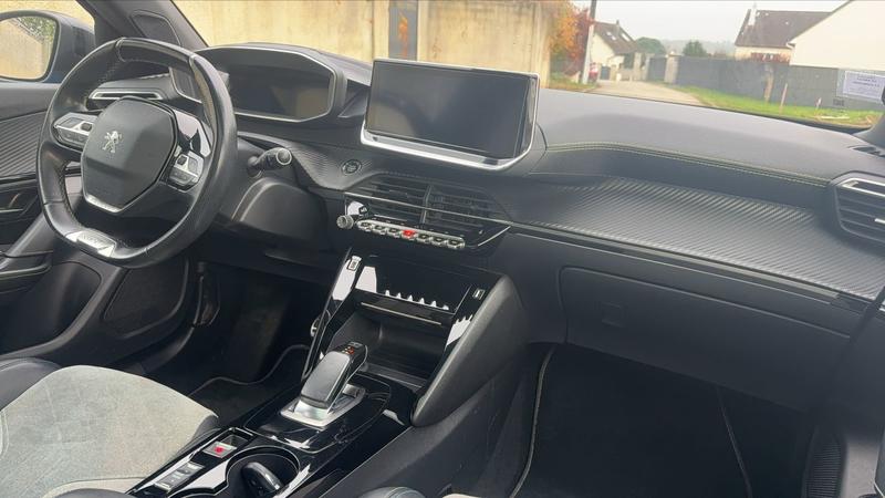 Peugeot 2008 136 100 kWh Gt
