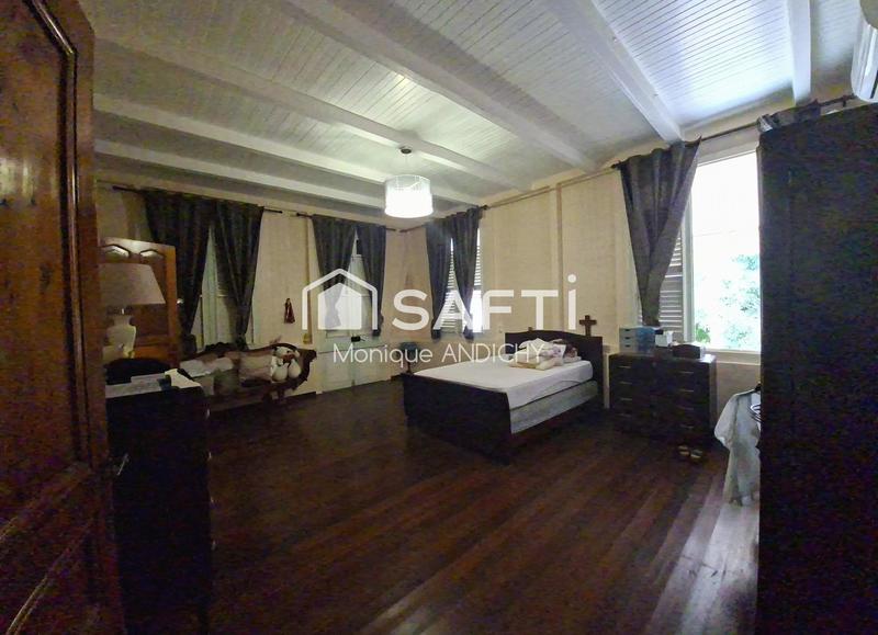 Maison - 158 m² - 9 pièces