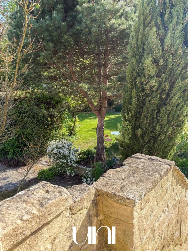 Maison - 305 m² - 11 pièces