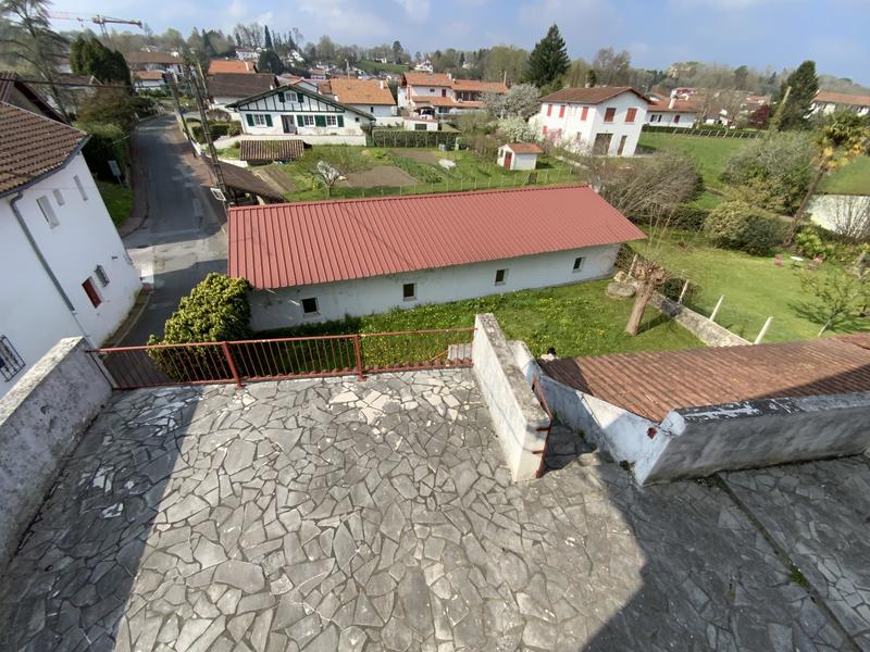 Maison traditionnelle - 276 m² - 12 pièces