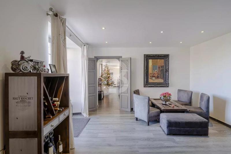 Mas - 220 m² - 6 pièces