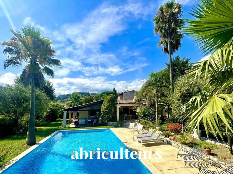 Maison ancienne - 276 m² - 7 pièces