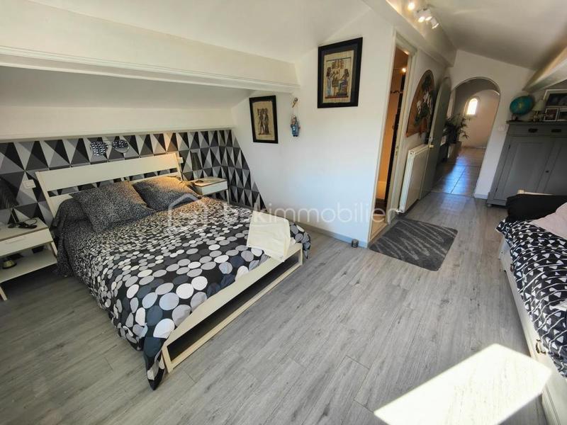 Villa - 169 m² - 6 pièces