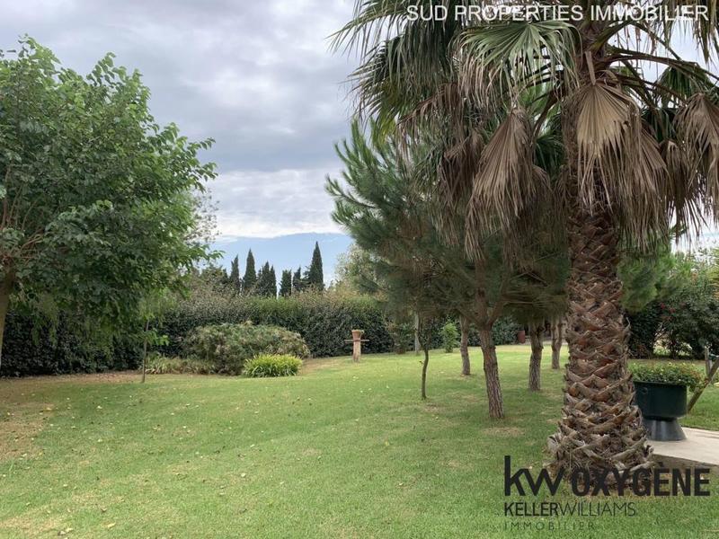 Maison - 210 m² - 6 pièces