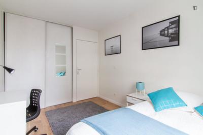 Chambre - 13 m² - 5 pièces