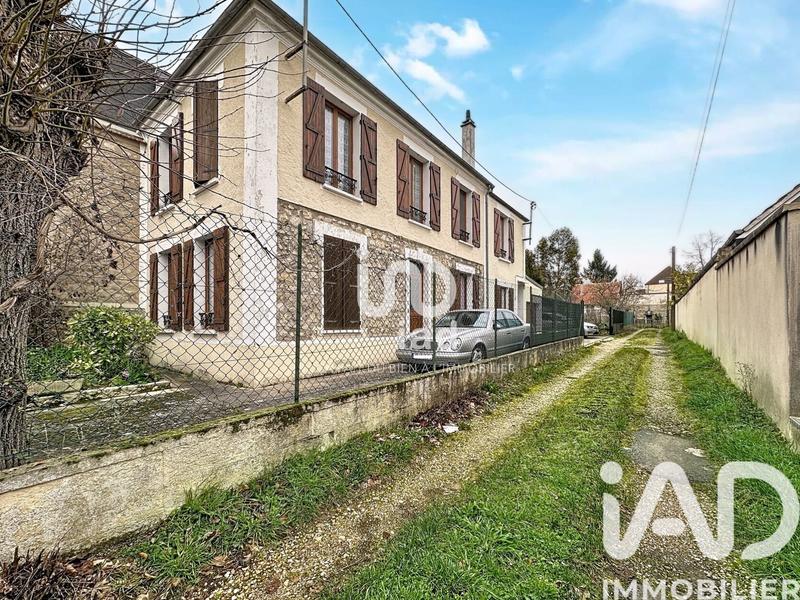 Maison - 112 m² - 8 pièces