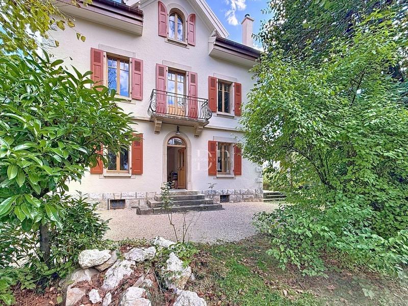 Maison bourgeoise - 227 m² - 7 pièces