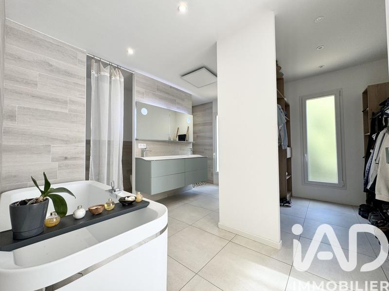 Maison - 158 m² - 5 pièces