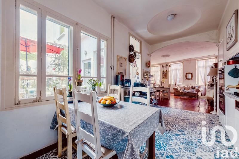 Maison - 366 m² - 26 pièces