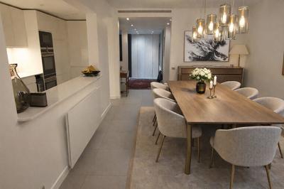 Appartement - 213 m² - 6 pièces