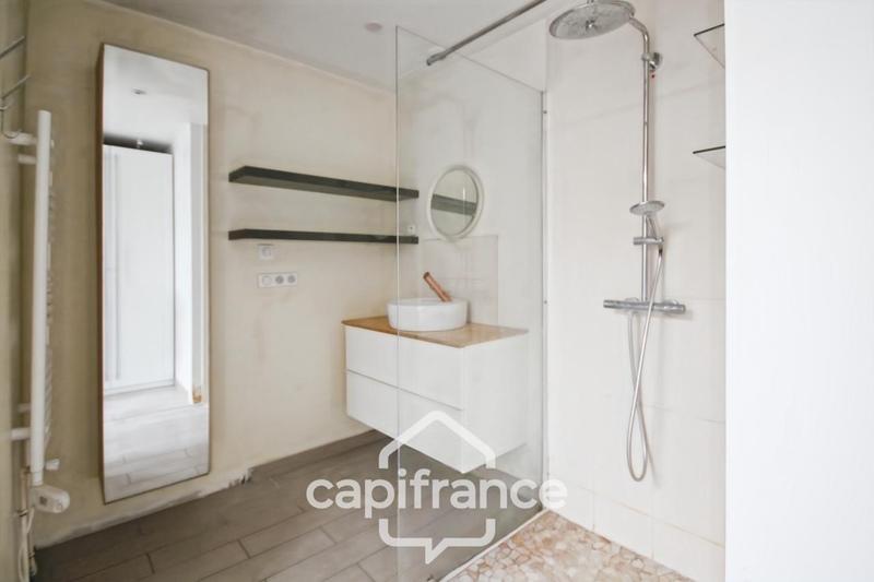 Maison - 230 m² - 6 pièces