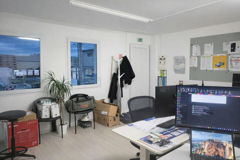 Local d'activité / Entrepôt - 90 m²