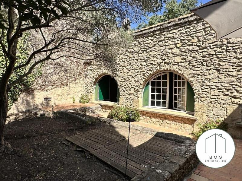 Maison - 418 m² - 12 pièces