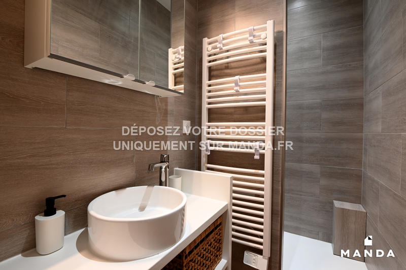 Chambre - 9 m² - 5 pièces