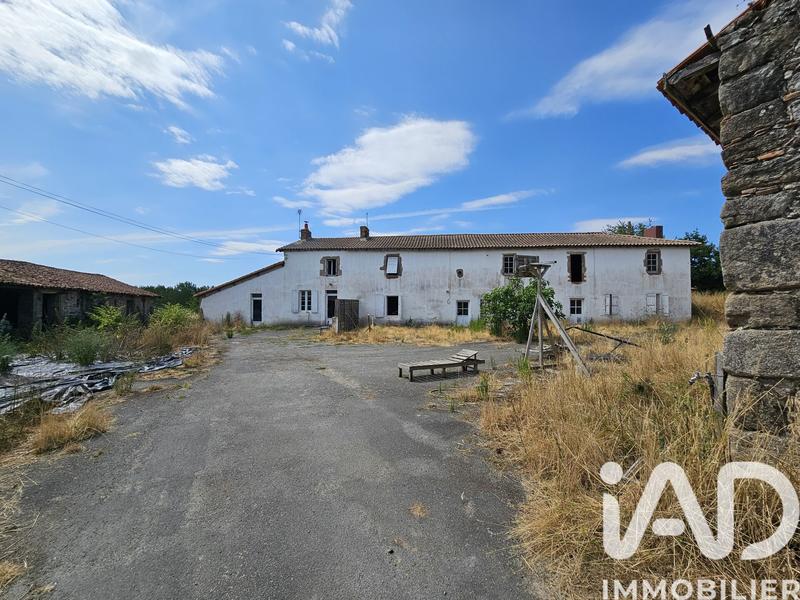 Maison - 245 m² - 12 pièces