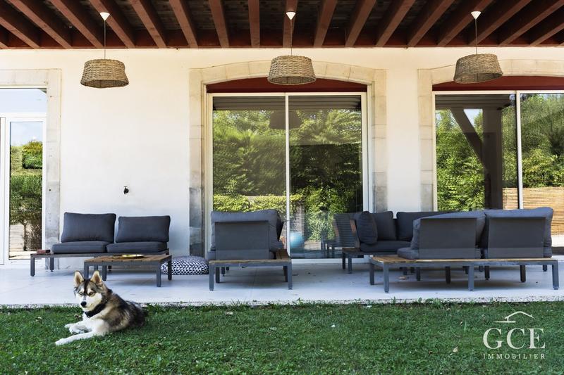 Maison ancienne - 243 m² - 8 pièces