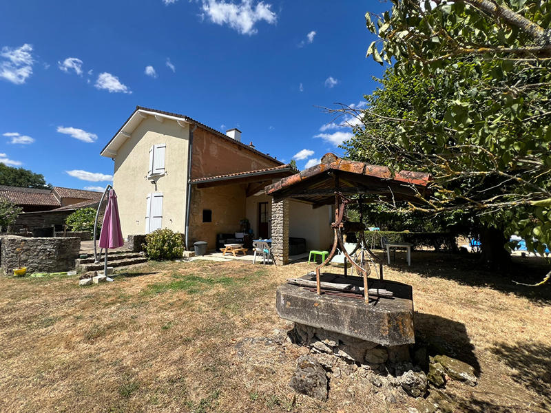 Maison - 185 m² - 9 pièces
