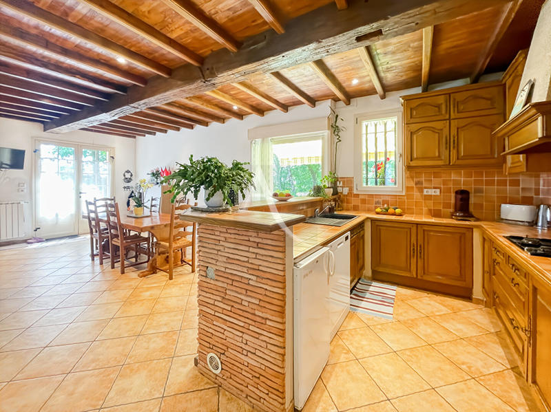 Maison - 193 m² - 9 pièces