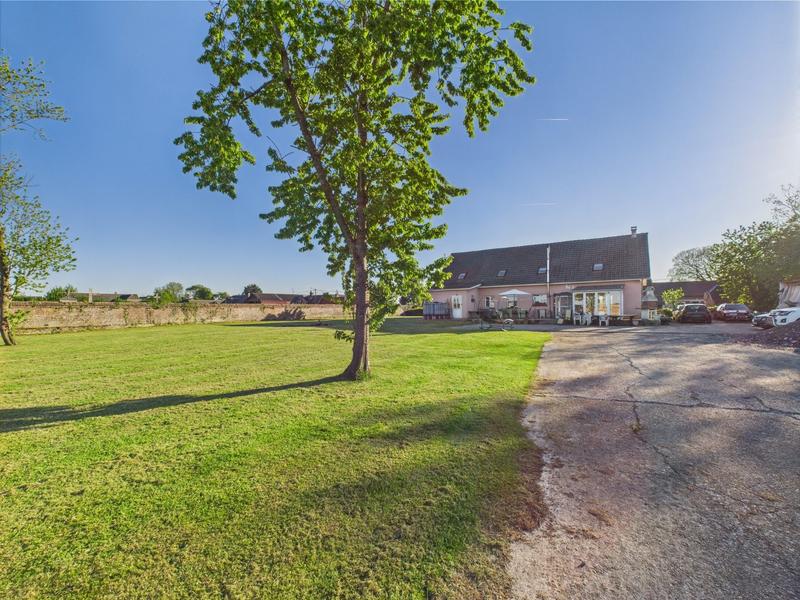 Maison - 200 m² - 6 pièces