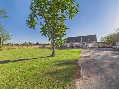 Maison - 200 m² - 6 pièces