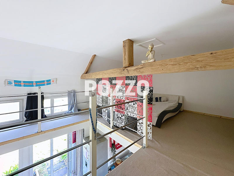 Maison - 305 m² - 13 pièces