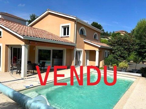 Villa - 155 m² - 6 pièces