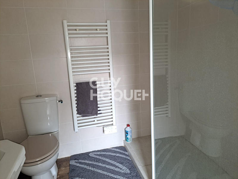 Maison - 242 m² - 8 pièces