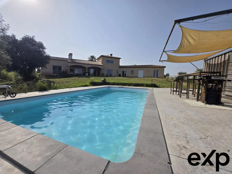 Villa - 240 m² - 6 pièces