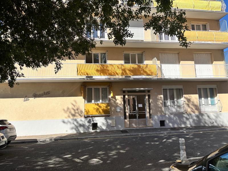 Appartement - 100 m² - 5 pièces