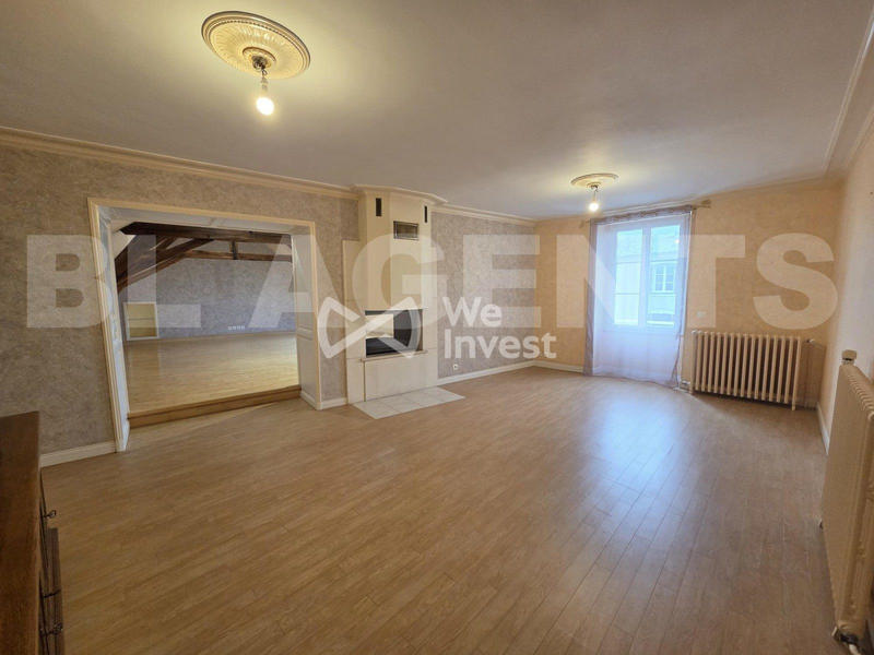 Maison - 202 m² - 8 pièces