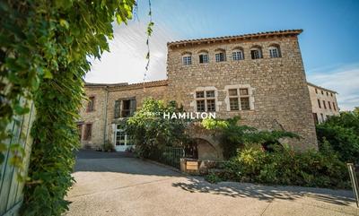 Propriété - 378 m² - 10 pièces