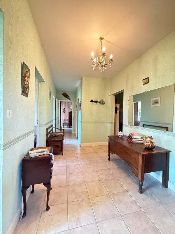 Maison - 317 m² - 10 pièces