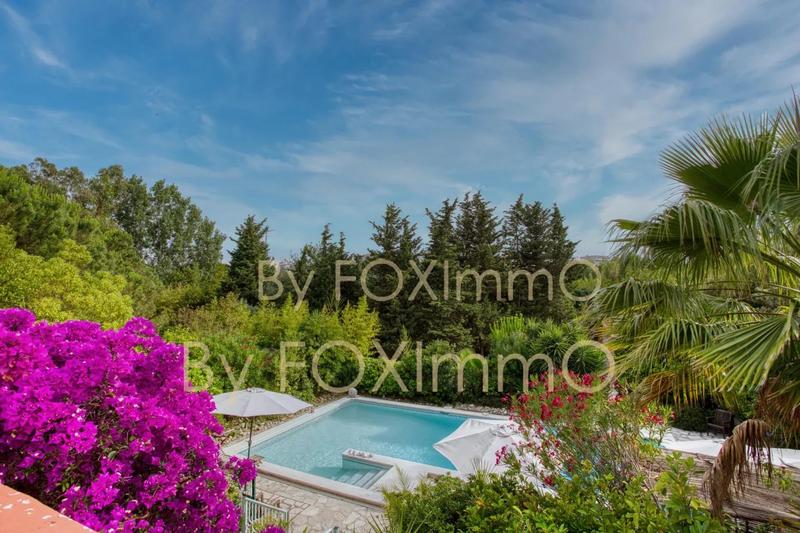 Propriété - 267 m² - 11 pièces