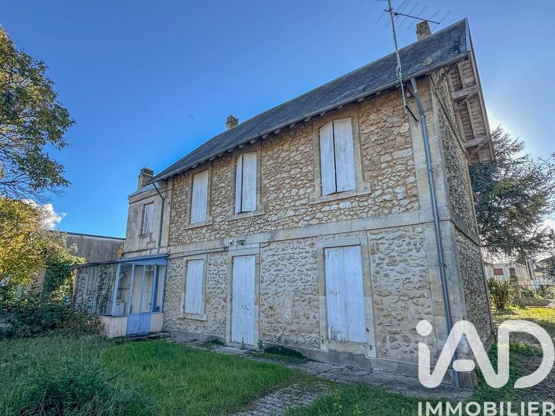 Maison - 185 m² - 12 pièces