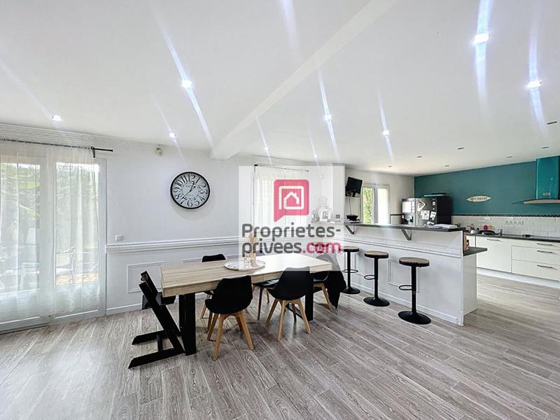 Maison - 170 m² - 9 pièces