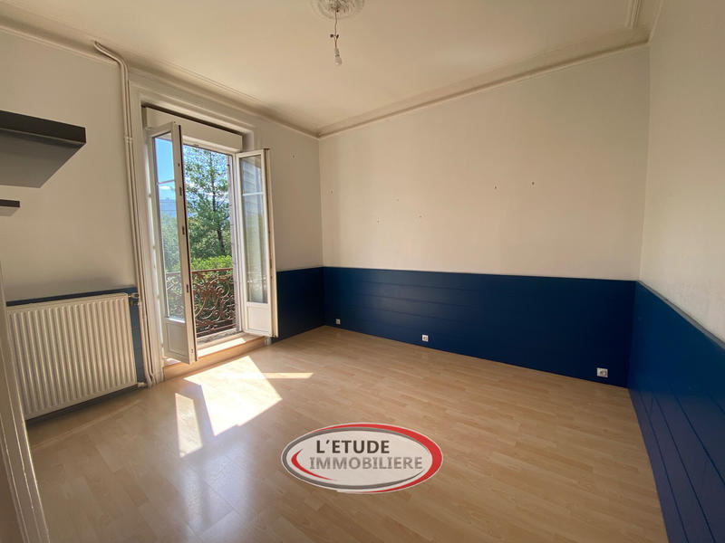 Maison - 215 m² - 10 pièces