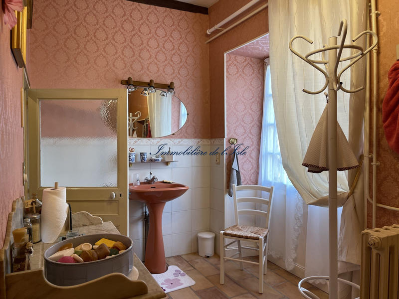 Maison - 396 m² - 13 pièces