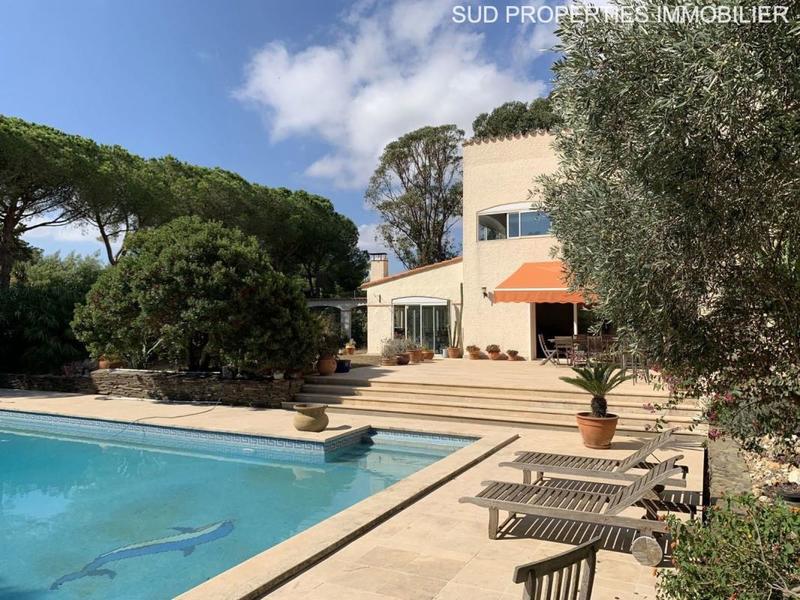 Villa - 300 m² - 7 pièces