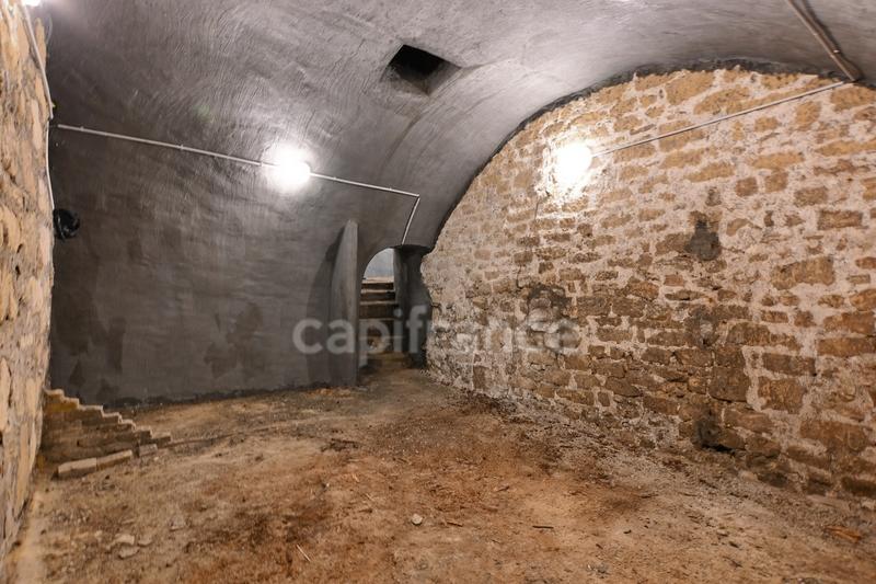 Maison - 230 m² - 9 pièces