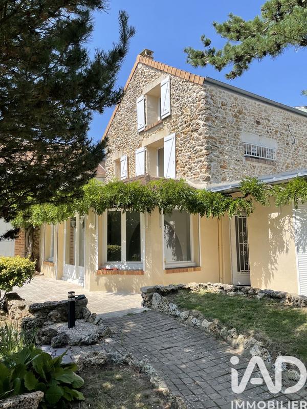 Maison de village - 180 m² - 8 pièces