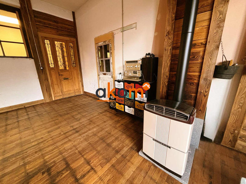 Local commercial - 232 m² - 9 pièces