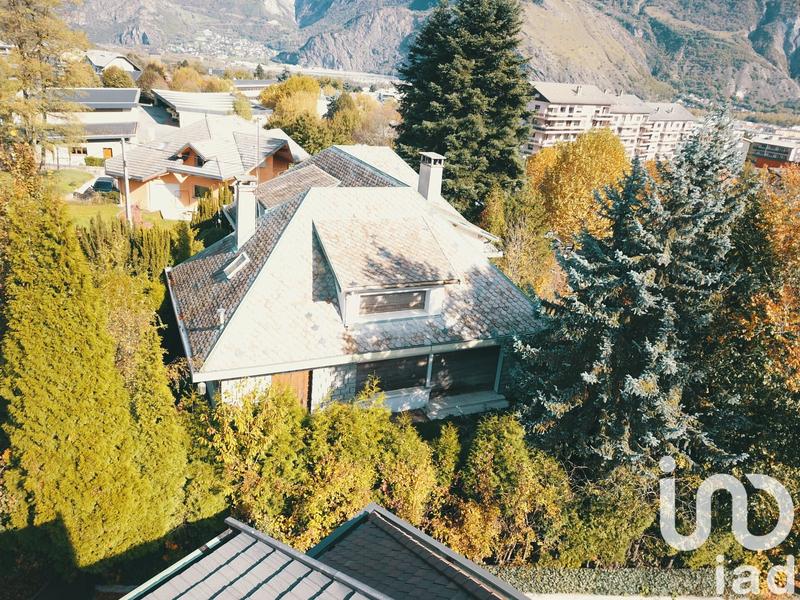 Maison de maîtres - 256 m² - 11 pièces