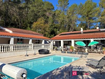 Maison - 191 m² - 8 pièces