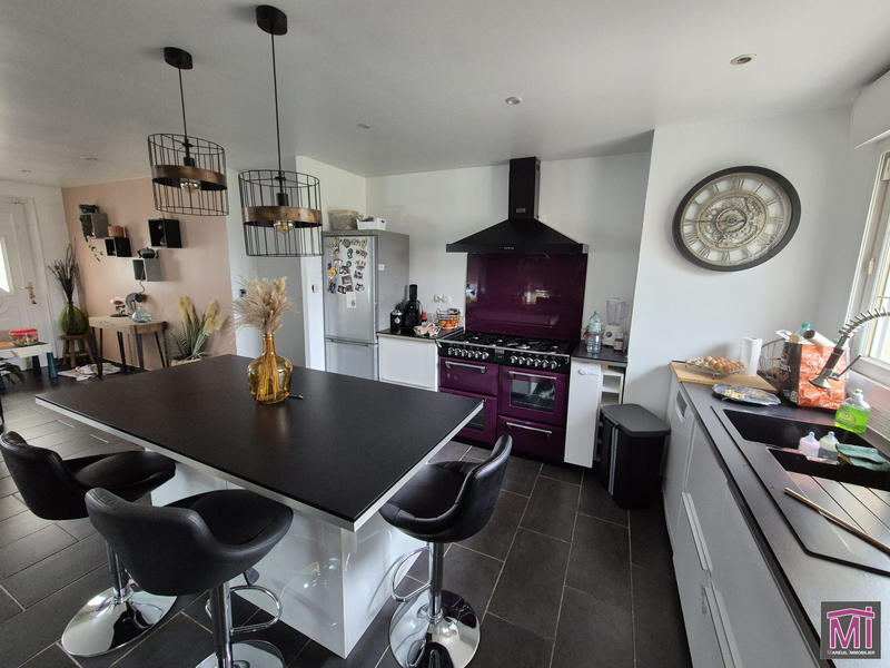 Villa - 90 m² - 5 pièces