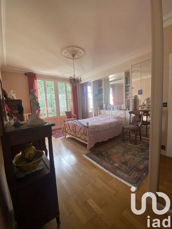 Maison - 220 m² - 8 pièces